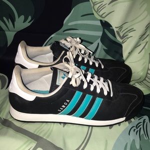 Men’s Adidas Somoa Sneakers